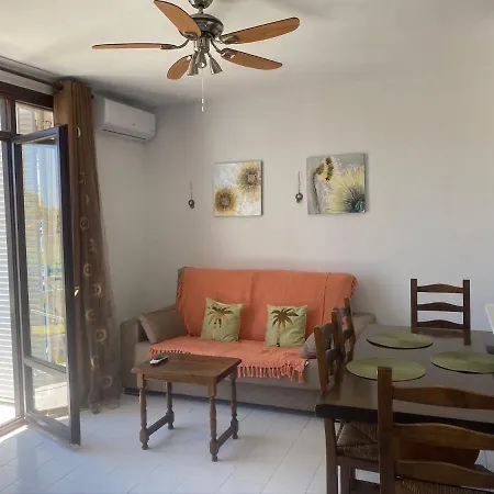 Cozy By The Aromatic Park Apartment